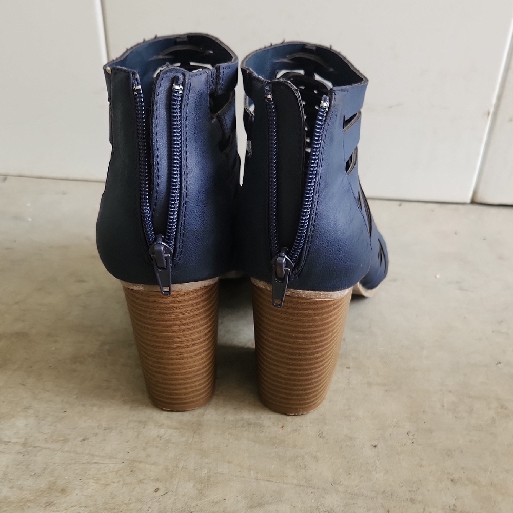 Indigo Rd Blue block Heeled Sandals with Faux Leather Cutout Design Womens 10 - Picture 4 of 8